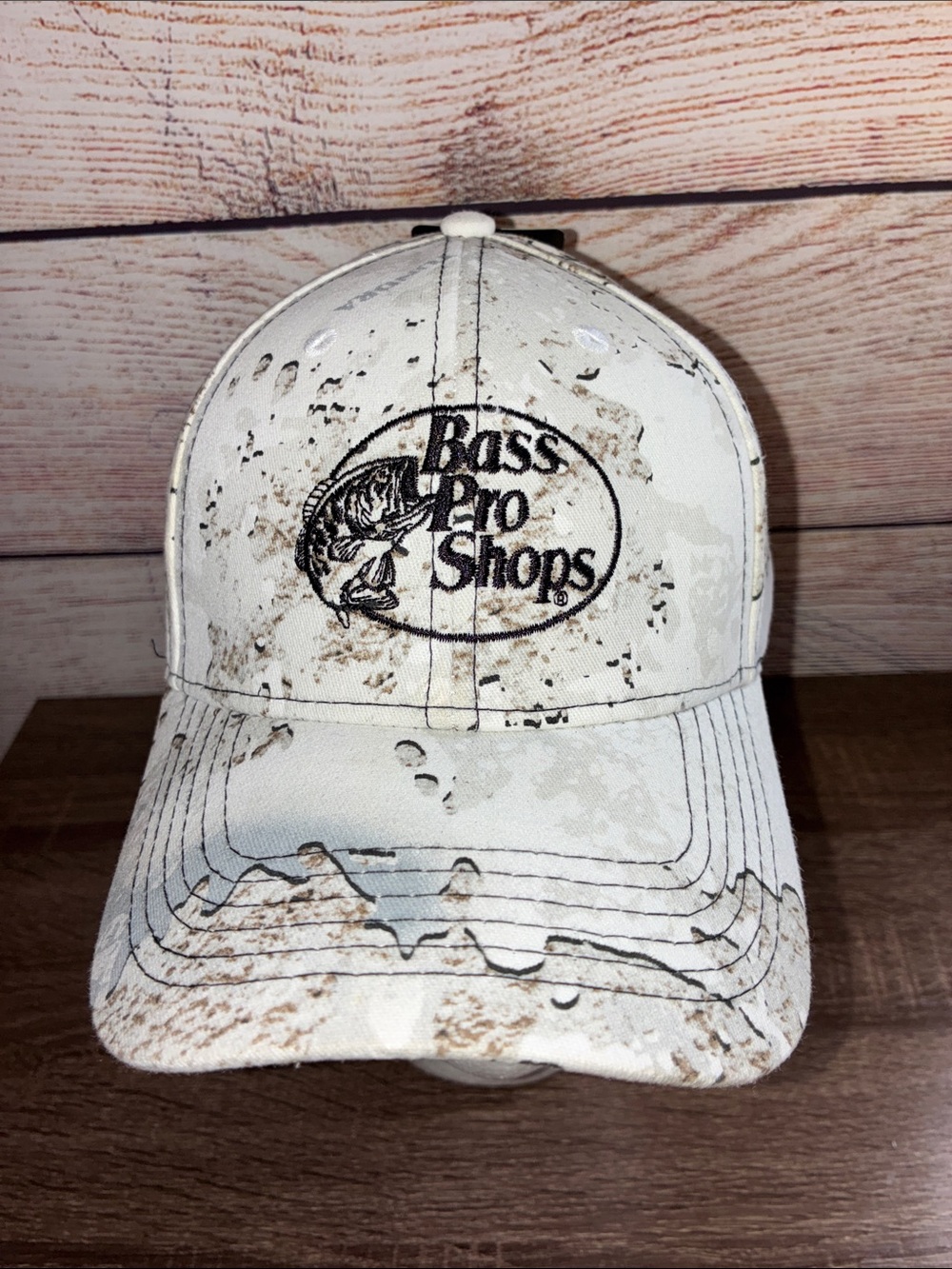 NWT Truetimber Bass Pro Shops White and Brown Camouflage Logo Hat